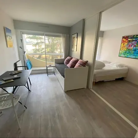 En Bord De Διαμέρισμα *